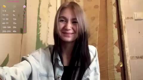 Lola online show from October 9, 9:30 pm