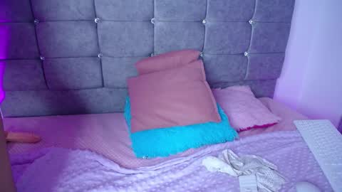 Catleya y online show from November 24, 10:45 pm