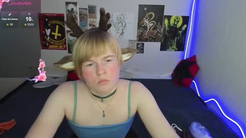 cattie_w_ online show from December 23, 1:20 am