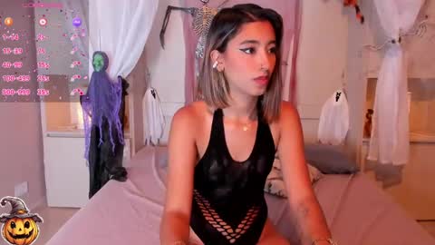 cayetanamiles online show from October 18, 8:06 am