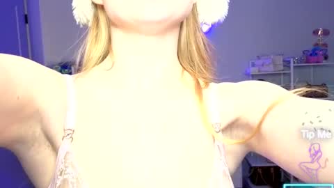 Ccinnamon online show from October 17, 12:14 am