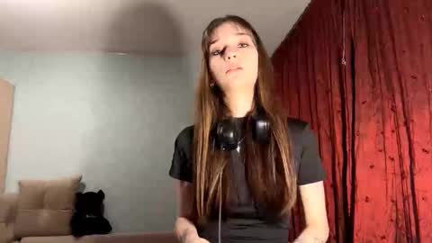 Lily online show from November 13, 4:28 pm