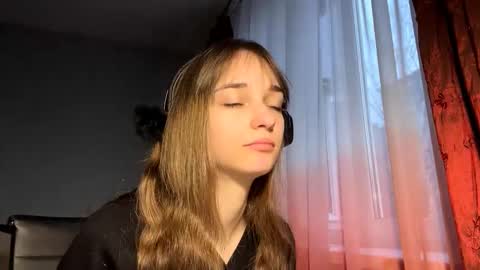 Lily online show from November 28, 12:08 pm