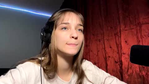 Lily online show from November 23, 1:46 pm