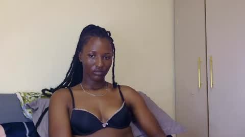 cee_queen online show from July 13, 8:37 am