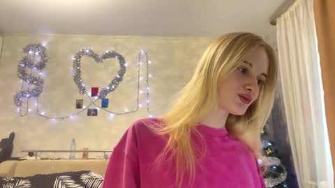 Selene online show from December 2, 7:43 am