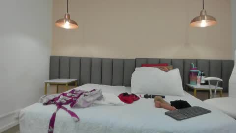 celeste_smmith_ online show from February 25, 3:20 am