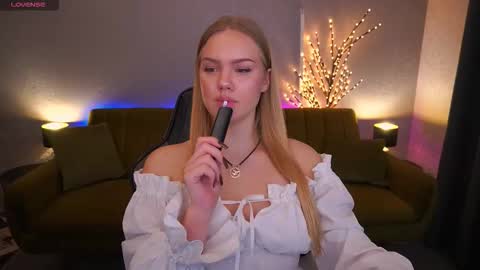 celestenoirr online show from November 13, 9:41 am