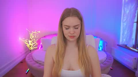 celestenoirr online show from February 19, 2:49 pm