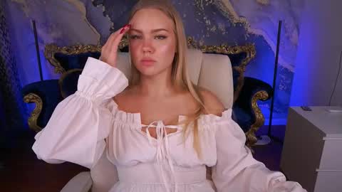 celestenoirr online show from September 17, 1:20 pm