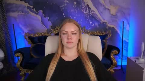 celestenoirr online show from September 18, 1:53 pm