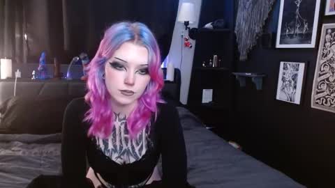 Averi online show from January 30, 12:18 am