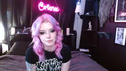 Averi online show from March 10, 7:50 pm