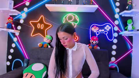 C H A N E L online show from February 19, 7:38 pm