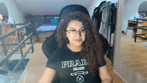 Stephanieblisss online show from January 9, 11:47 am