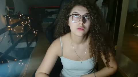 Stephanieblisss online show from December 17, 7:29 pm