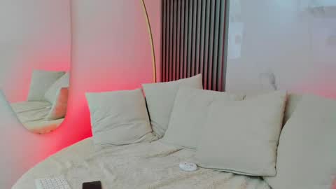 channelcox18 online show from February 1, 4:14 am