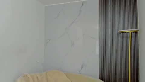 channelcox18 online show from March 12, 4:19 am