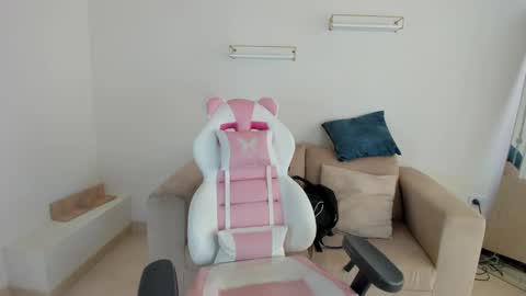    online show from September 19, 8:08 pm