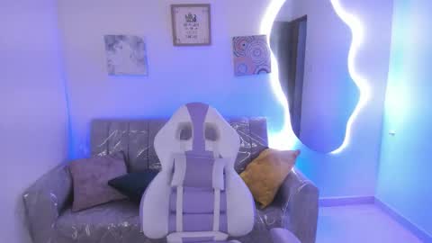    online show from January 14, 7:08 pm