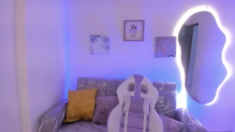    online show from October 7, 8:57 pm