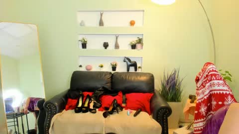 Helen My schedule this week MondayTuesdayFridaySaturdaySunday online show from April 18, 7:58 pm