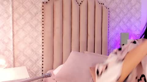   Charlotte  online show from February 10, 7:49 pm