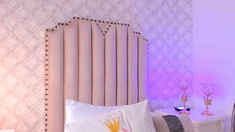   Charlotte  online show from December 19, 8:02 pm