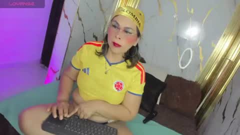 charlotte__milf online show from July 3, 7:53 pm