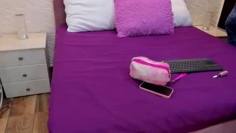 Charlotte Icee online show from October 6, 6:23 pm