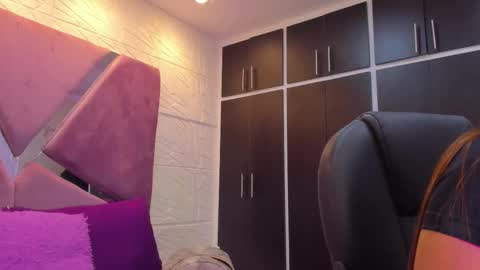 Charlotte Icee online show from November 22, 3:48 pm