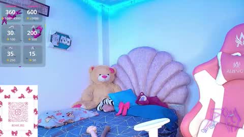 charlotte_walker1 online show from January 7, 1:53 am