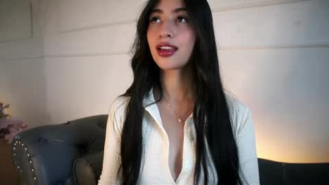 Lauren Rus online show from June 1, 12:29 pm
