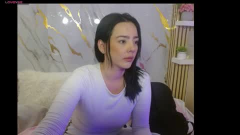 charmmykitty11 online show from July 19, 2:25 am