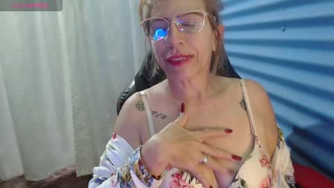 CHAYLA VICTORIA RUIZ  online show from April 8, 10:12 pm