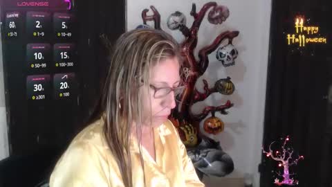 CHAYLA VICTORIA RUIZ  online show from November 2, 11:02 am