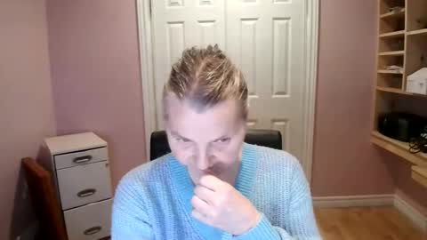 chealsiek online show from February 3, 1:27 am