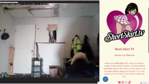 cheerleader_crossdresser online show from July 24, 8:01 am