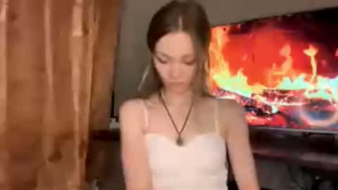 Elizabeth  you can call me Elly online show from January 12, 9:20 pm