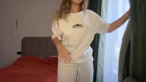 Lia online show from June 3, 2:33 pm