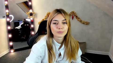 cherry_pr1ce online show from January 8, 12:28 am