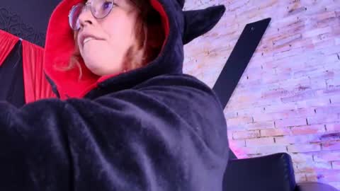     online show from March 21, 11:26 am