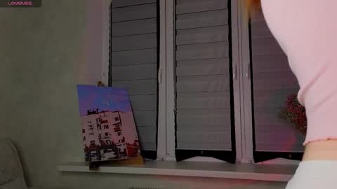 Lysia online show from December 3, 1:02 pm