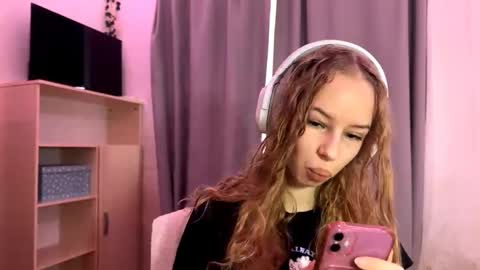 Evie online show from October 15, 5:21 am