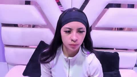 cherrysweetl_ online show from June 2, 12:50 pm