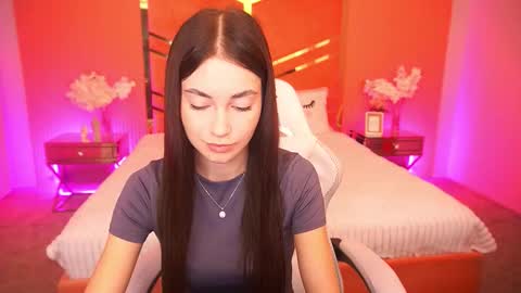 cherryylulu online show from November 4, 8:41 am