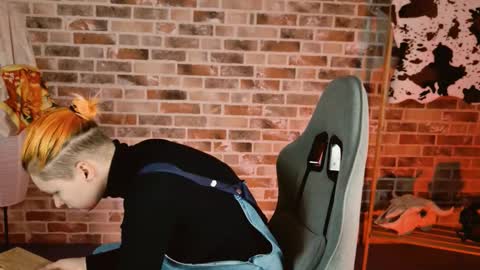 Bella online show from November 19, 9:20 am