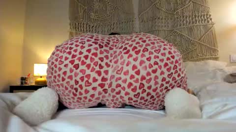 yoursensualparadise online show from October 22, 1:21 am