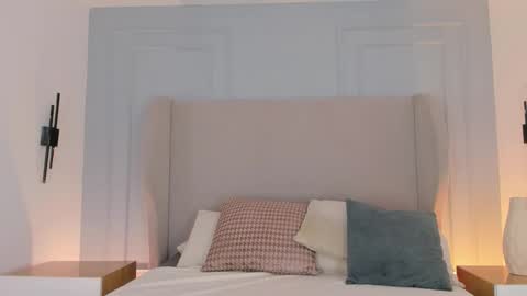 Chloe online show from March 29, 1:10 pm