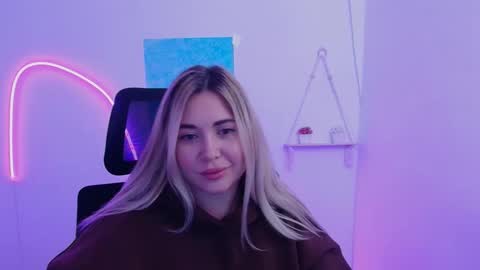 Chloe online show from November 20, 9:21 am